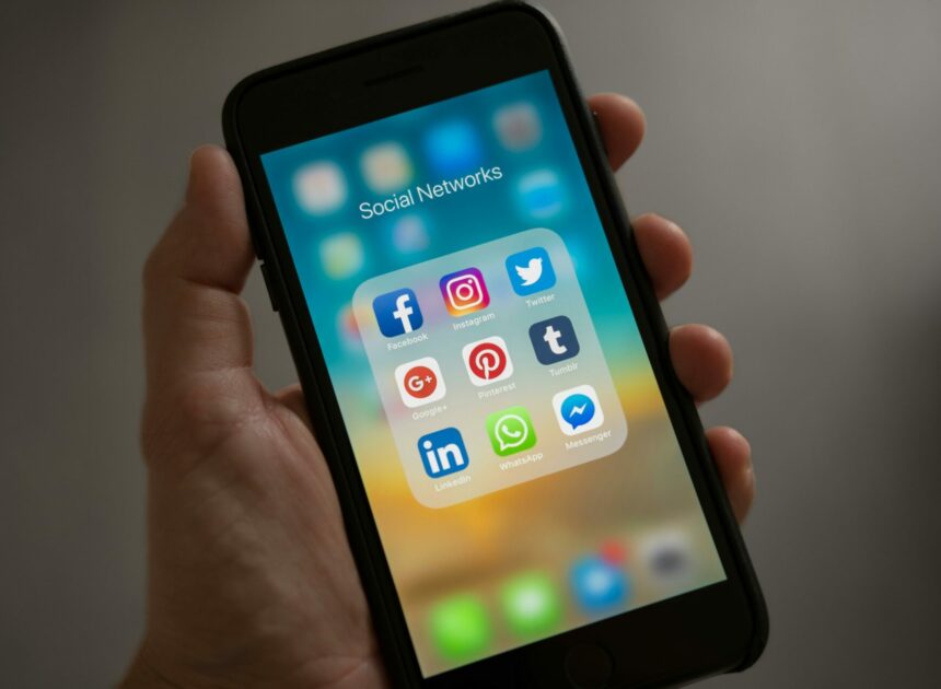 Social media platforms soon to be banned for under 14 in Florida