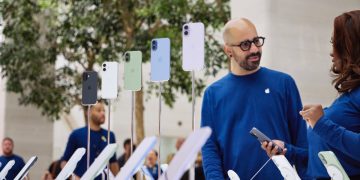 There are new shiny iPhones, so Apple is making you pay more for older models